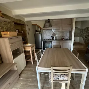 La Casa Dei Nonni Sasso dʼOmbrone